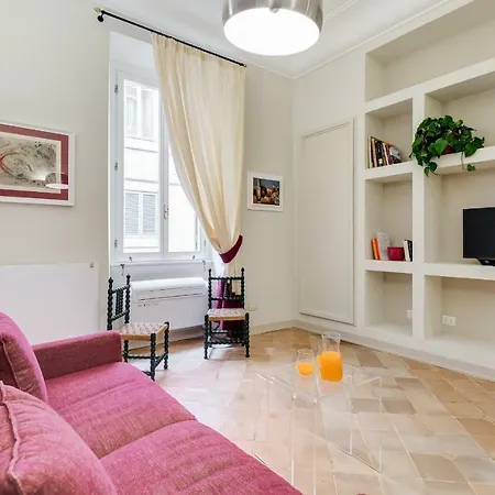 Pantheon Apartment *